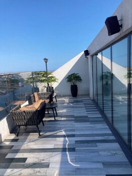 peravi suites at the signature
