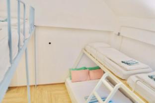 bangkok group bunk hotel khaosan
