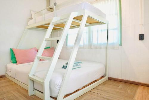 bangkok group bunk hotel khaosan