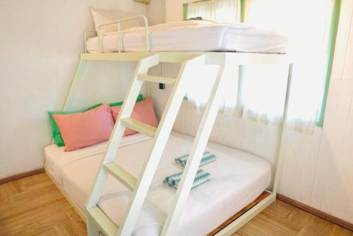 bangkok group bunk hotel khaosan