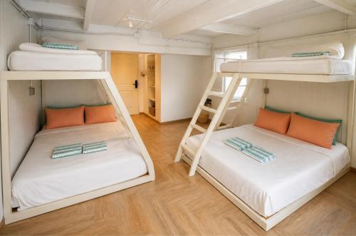 bangkok group bunk hotel khaosan