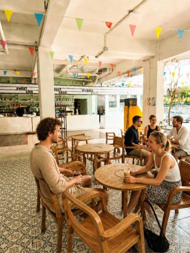 bangkok group bunk hotel khaosan