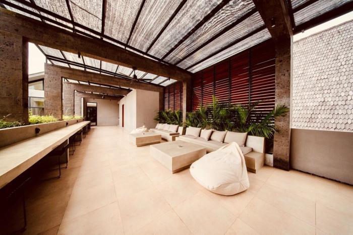 thehub pererenan coworking pool and rooftop