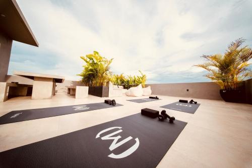 thehub pererenan coworking pool and rooftop