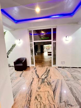 De New Dawn Hotel And Lounge,,4 star