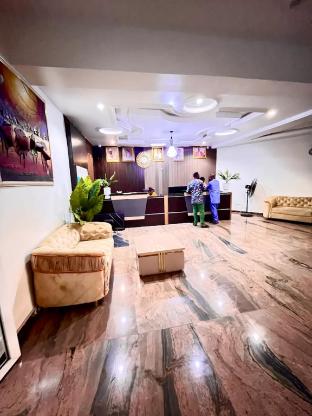 De New Dawn Hotel And Lounge,,4 star