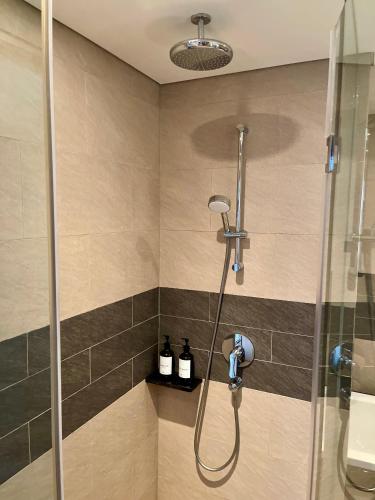 marina suite residence halong