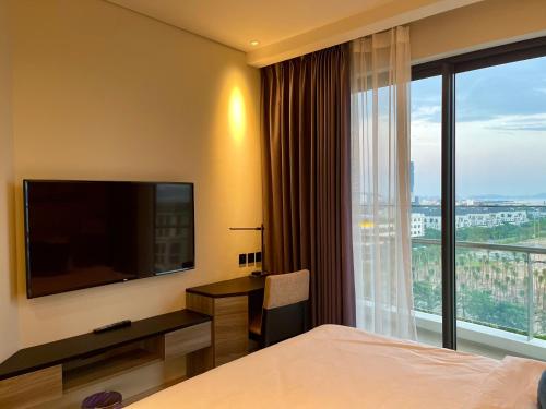 marina suite residence halong