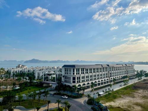 marina suite residence halong