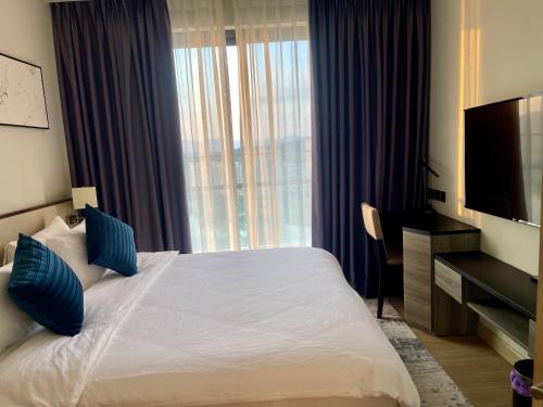 marina suite residence halong