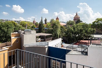 Downtown Luxury 5Br Home Rooftop Views,,5 star