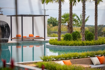 wonderland suites and resort