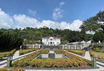 toba retreat mansion and villas