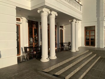 toba retreat mansion and villas