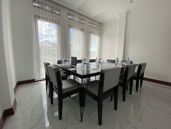 toba retreat mansion and villas