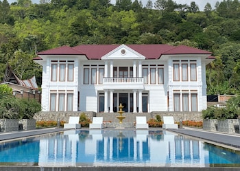 Toba Retreat Mansion And Villas,,3 star
