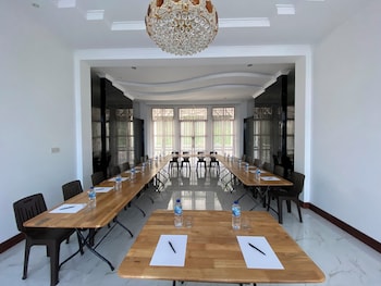 toba retreat mansion and villas