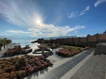 toba retreat mansion and villas