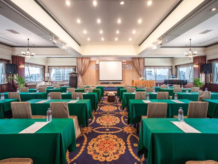 Arnoma Grand,Near Pratunam Market,4 star
