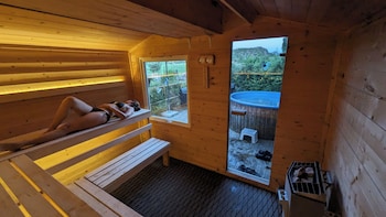 Mikael's Bed & Spa,,3 star