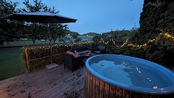 Mikael's Bed & Spa,,3 star