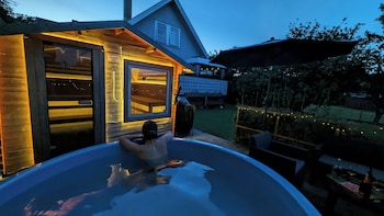 Mikael's Bed & Spa,,3 star