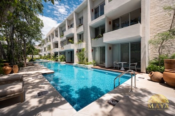 nhoa 207a lux 2br condo pool view in aldea zama