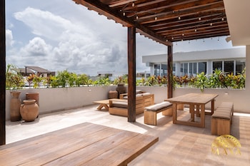 nhoa 207a lux 2br condo pool view in aldea zama