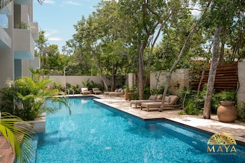 nhoa 207a lux 2br condo pool view in aldea zama