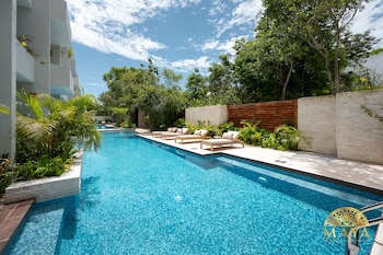 nhoa 207a lux 2br condo pool view in aldea zama