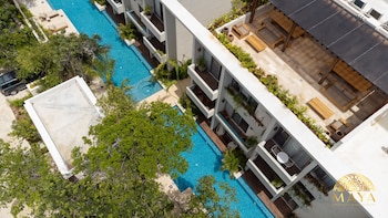 nhoa 207a lux 2br condo pool view in aldea zama