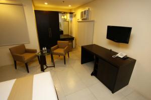 the oracle hotel and residences