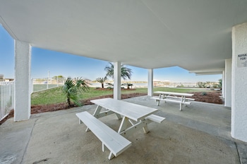 compass point 108