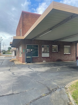 Georgianna Motel,,2 star