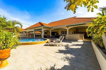 3 bed pool villa s102