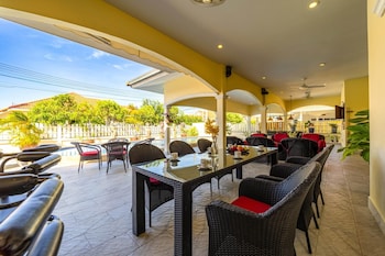 3 bed pool villa s102