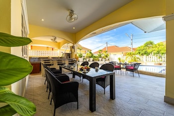 3 bed pool villa s102