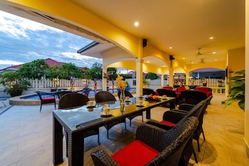 3 bed pool villa s102