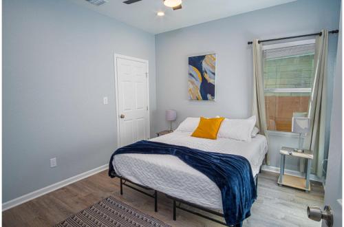spectacular brand new 4br 2 5ba near dt riverwalk