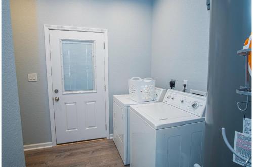 spectacular brand new 4br 2 5ba near dt riverwalk