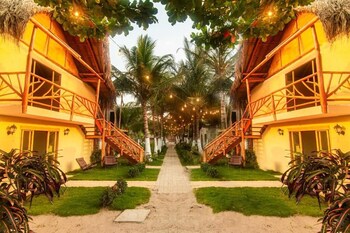 waikiki beach hostel