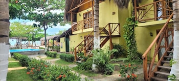 waikiki beach hostel