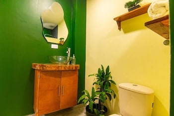waikiki beach hostel