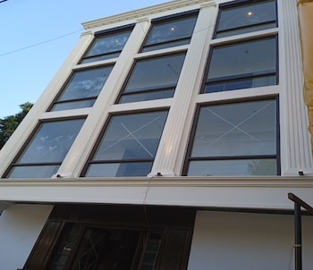 Treebo Aishwarya Grand - 4 Km From Promenade Beach,147 Villianur Main Rd  Reddiarpalayam,2 star