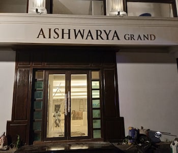 treebo aishwarya grand 4 km from promenade beach