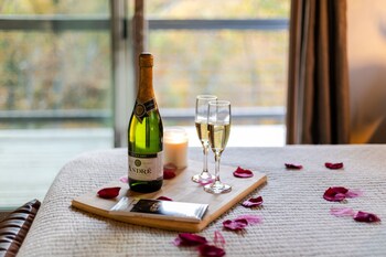 escape to elegance by ghosal luxury lodging
