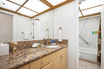 whaler resort by kbm