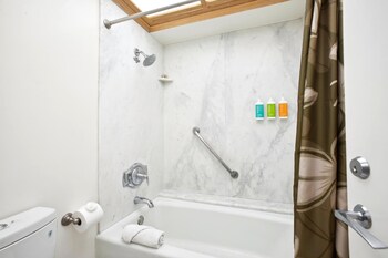 whaler resort by kbm
