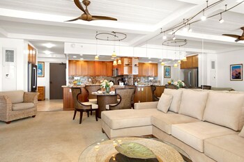 whaler resort by kbm