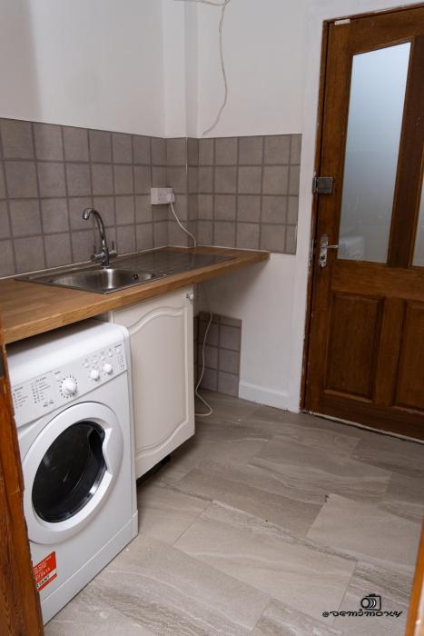 7 guests 3 bedrooms parking pet friendly